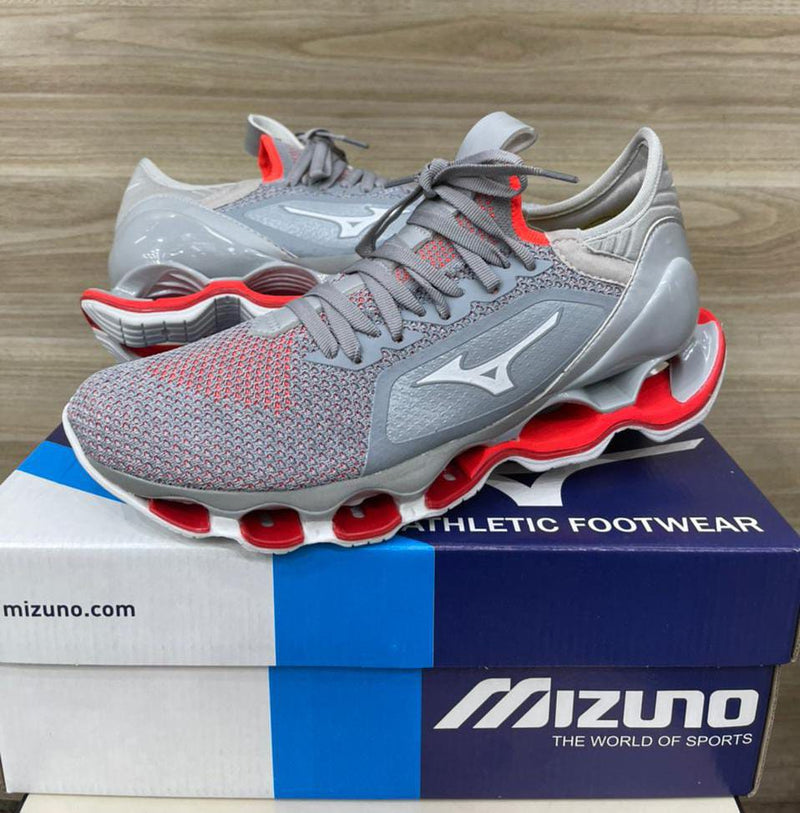 Tênis Mizuno Prophecy 10 cinza e vermelho